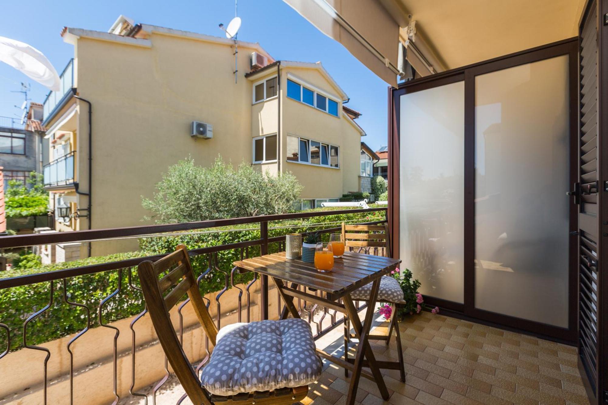 Apartment Oleandar Porec Exterior photo
